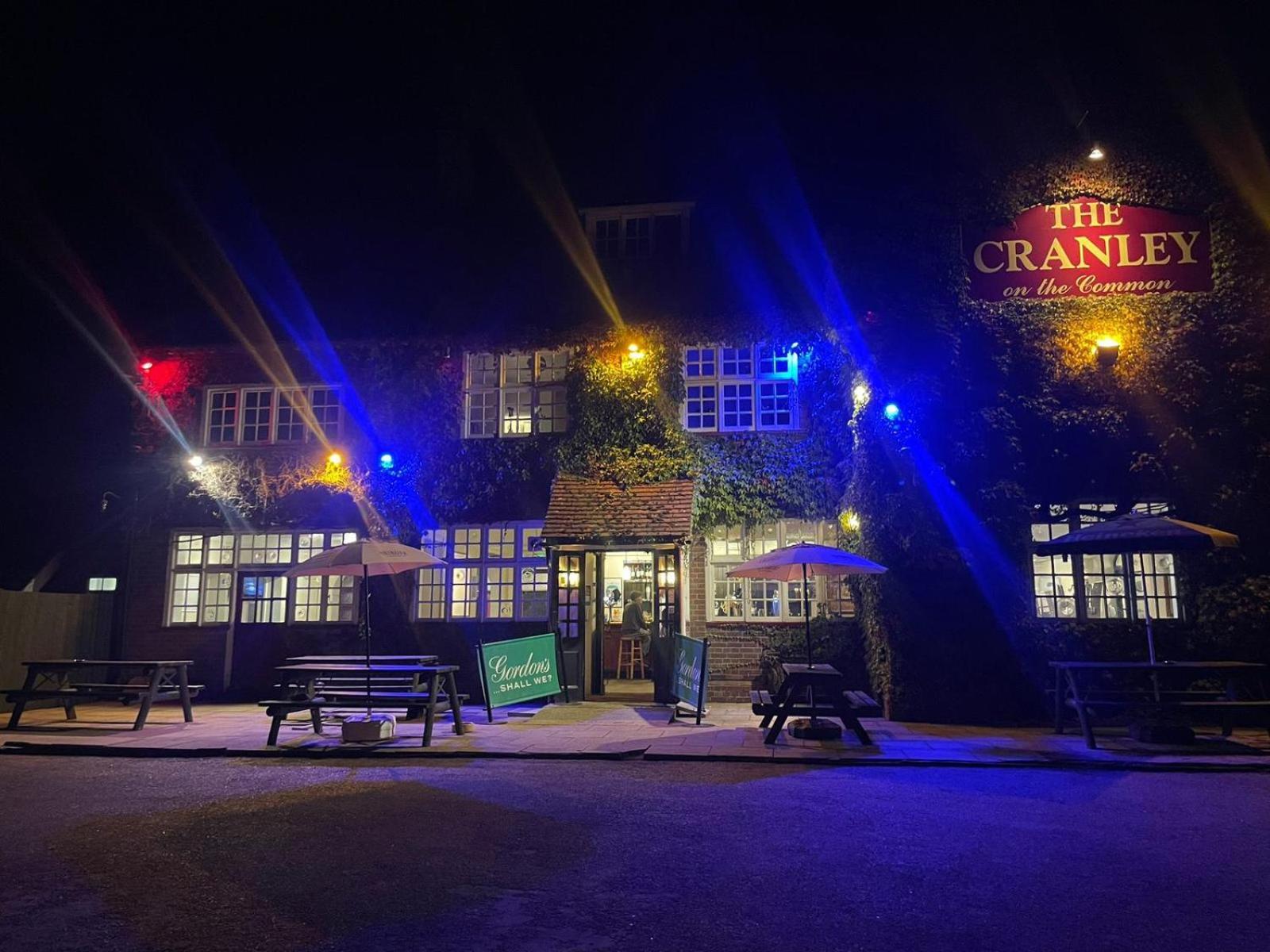 The Cranley Hotel Cranleigh Buitenkant foto