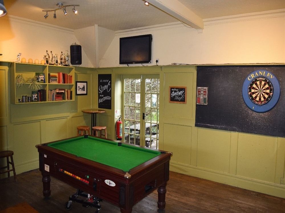 The Cranley Hotel Cranleigh Buitenkant foto